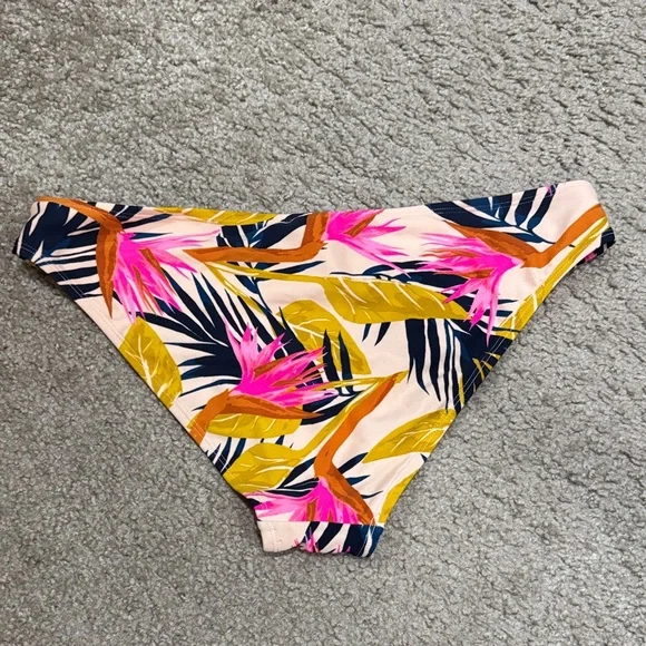 Tropical Leaf Print Bikini Set - Picture 6 of 8